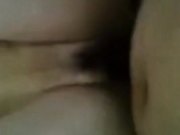 妹子被男友用手抠出水再啪啪才草一会逼就红了