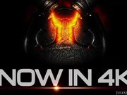 胳膊一样粗的大黑屌挤进她紧绷的小穴里