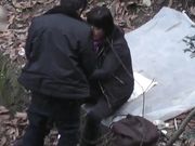 公园密林中年大叔泄火找个中年熟女野鸡啪啪