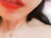 金牌小野猫露脸黑丝直播叫爸爸想要大鸡巴自慰自己舔奶扣逼