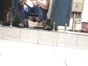 当面对着妹子拍系列妹子洗手间里面原来这么热闹