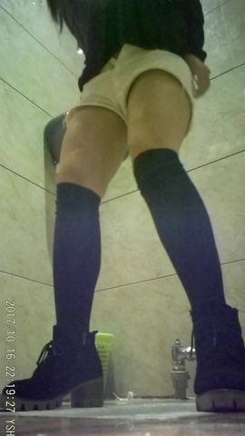 云上会所ktv厕拍系列1各色长腿大胸美女，不是一般的骚气