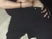 酒店包房唱K这的小姐服务真不错口得不过瘾到厕所草