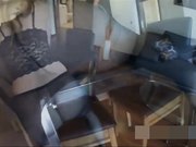 寂寞黑丝爆乳妞邀大屌猛男家中激情干炮多姿势无套抽插