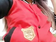 小甜甜露脸勾搭摩的司机野外啪啪风骚的漏乳胸罩站着吞吐大鸡巴