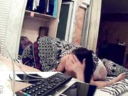 大奶骚媳妇趴着电视前被干到说不要还想挣扎