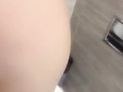 小混混骗了个没长几根毛的大胸妹酒店开房啪啪