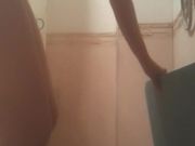 清纯的女大学生唯美小可爱露脸洗澡秀身材不错小腿很长