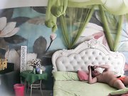 胖仔小青年与高挑美乳女友开房造爱歇歇停停干了4回