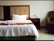 酒店双调小嫩妹,这种场景下操B就是刺激过瘾对白经典