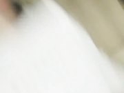 网红妹子在网吧玩露出被隔壁小伙发现了直接硬来掏出鸡巴就吃