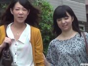 白领美少妇公共卫生间并排叠加花式嘘嘘极品白虎馒头