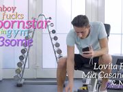 色情明星健身房操2个狂热女粉丝