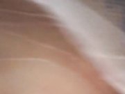 直播啤酒瓶子大茄子淫声浪语骚逼里抽插寻求刺激