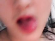 直播啤酒瓶子大茄子淫声浪语骚逼里抽插寻求刺激