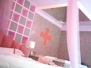 高级情趣房约操长腿美女逼毛茂密淫水泛滥操的太猛把套子都干破了