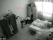 黑客破解家庭网络摄像头胖哥中午也要和苗条漂亮媳妇来一炮