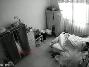黑客破解家庭网络摄像头胖哥中午也要和苗条漂亮媳妇来一炮