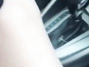 白嫩性感气质美女网约滴滴司机在公路边玩车震操的激烈