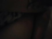 大哥晚上不回家吃完饭和嫂子在家里偷情从客厅一直干到床上