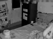 纹身光头哥饥渴的连抠带舔玩弄娇妻下体玩够了提屌就干