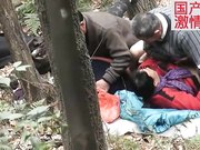 老年人老哥俩组队嫖野鸡一人干一个自己搞着还要观战