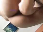 大屌哥露脸与素颜大学生兼职妹子激情啪啪拍照留念