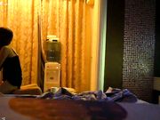 与极品黑丝美腿性感美女家中大尺度做爱自拍1