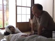 白虎嫩妹在男公厕被我操爽了 主动要求口爆吞精