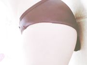 马桶盖上秀口活紫薇稀毛逼喷水