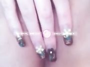 网红美女开直播 唇膏插B+大姨妈流血展示