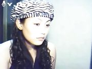 花三百块找的极品嫩鸡陪我裸聊 奶子一甩一甩的太给力了