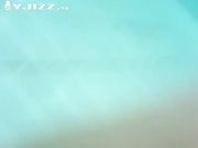 泳池偷拍美女游泳 完了再去更衣室偷拍美女洗澡