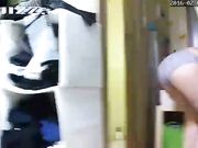 破解摄像头监控偷拍美女出浴