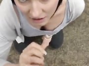 和男友逛公园趁着没人吞吃他的大鸡巴