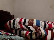 老夫少妻大叔貌似性欲强媳妇安全期还没有过就强行过性生活草出血了