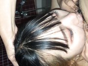 可爱大学生妹子制服学生装与男友啪啪自拍深喉口爆吐精