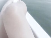 湖中小船上道具自慰玩浪穴 漂亮挺乳 这阴唇真性感