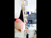 剧情演绎小姨子看见姐姐啪啪 厨房勾引姐夫后入3个人一起玩2