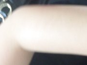 大学生背包客情侣突然性起在旅游景区的公厕里对着镜子啪啪