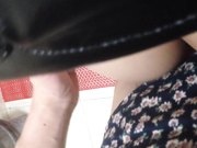 大学生背包客情侣突然性起在旅游景区的公厕里对着镜子啪啪