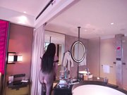 大奶模特鹿儿酒店私拍被摄影师咸猪手淫猥