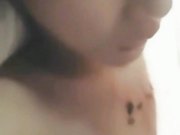 纹身男友用大屌填补寂寞骚逼浴室就给操了 无套抽插操的真带劲