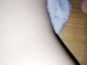 白皙皮肤妹子躺在床上双人啪啪秀 后入快速抽插道具JJ玩弄非常诱人