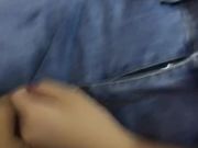 清纯女友很可爱乖巧听话，牛仔裤扒下直接干好紧，呻吟动人