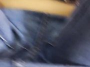 清纯女友很可爱乖巧听话，牛仔裤扒下直接干好紧，呻吟动人