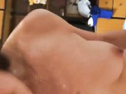 年轻小浪女对着镜头扭屁股还非常听话吹箫啪啪啪相当配合火爆