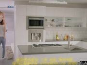 30多公分长的粗大黑屌全部插入