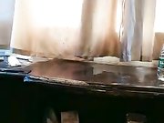 黑色网袜床上扣逼喷水再到桌子上玩 很是诱惑喜欢不要错过