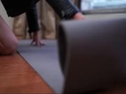 美女老师自拍全裸瑜伽教程，都看到没心思去学鸡巴老翘了